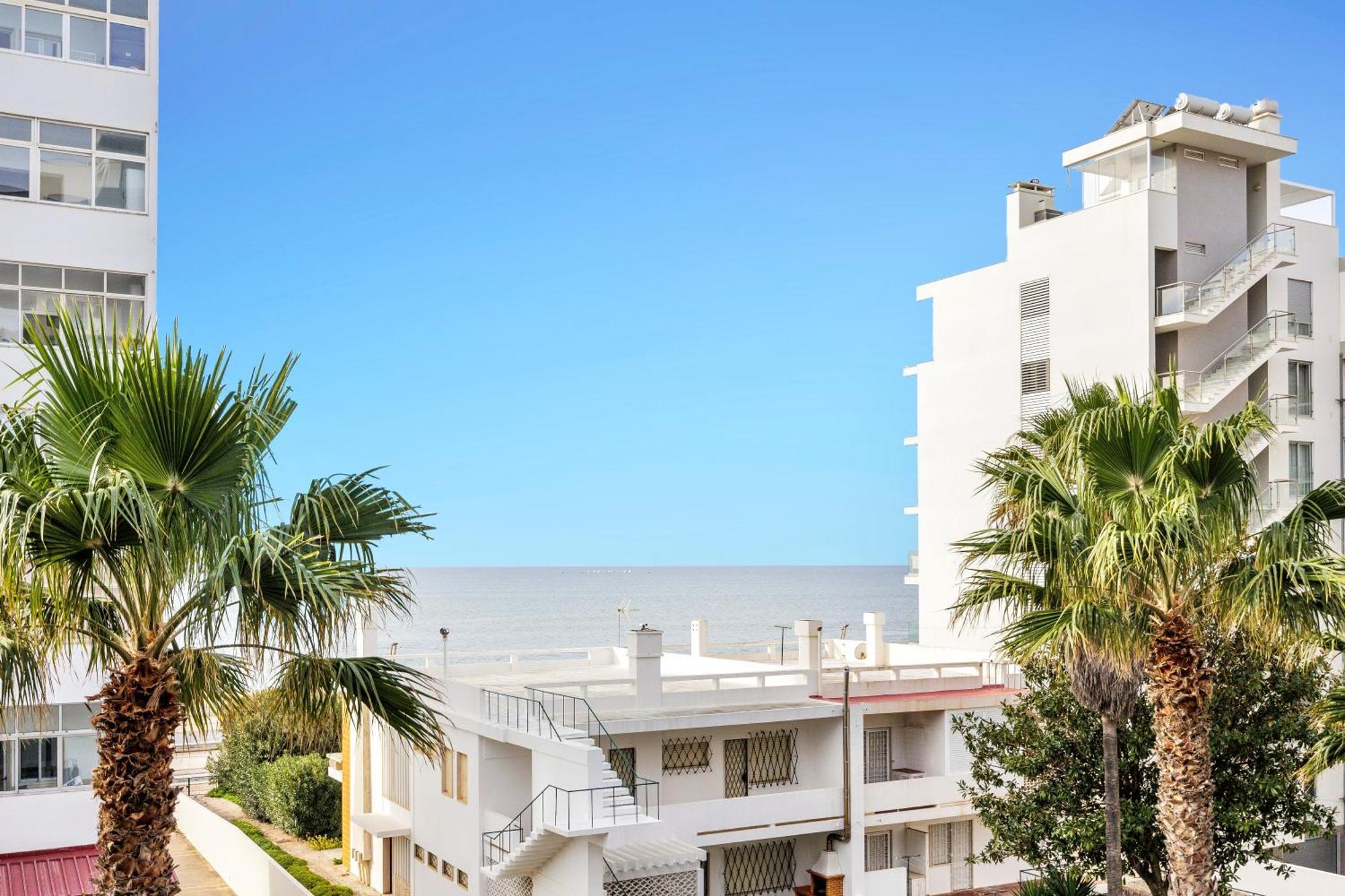 Stylish Modern Beachside Apartment With Pool & Seaview Quarteira Εξωτερικό φωτογραφία
